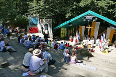 Festgottesdienst zum 1.000 Todestag des Heiligen Heimerads auf dem Hasunger Berg (Foto: Karl-Franz Thiede)